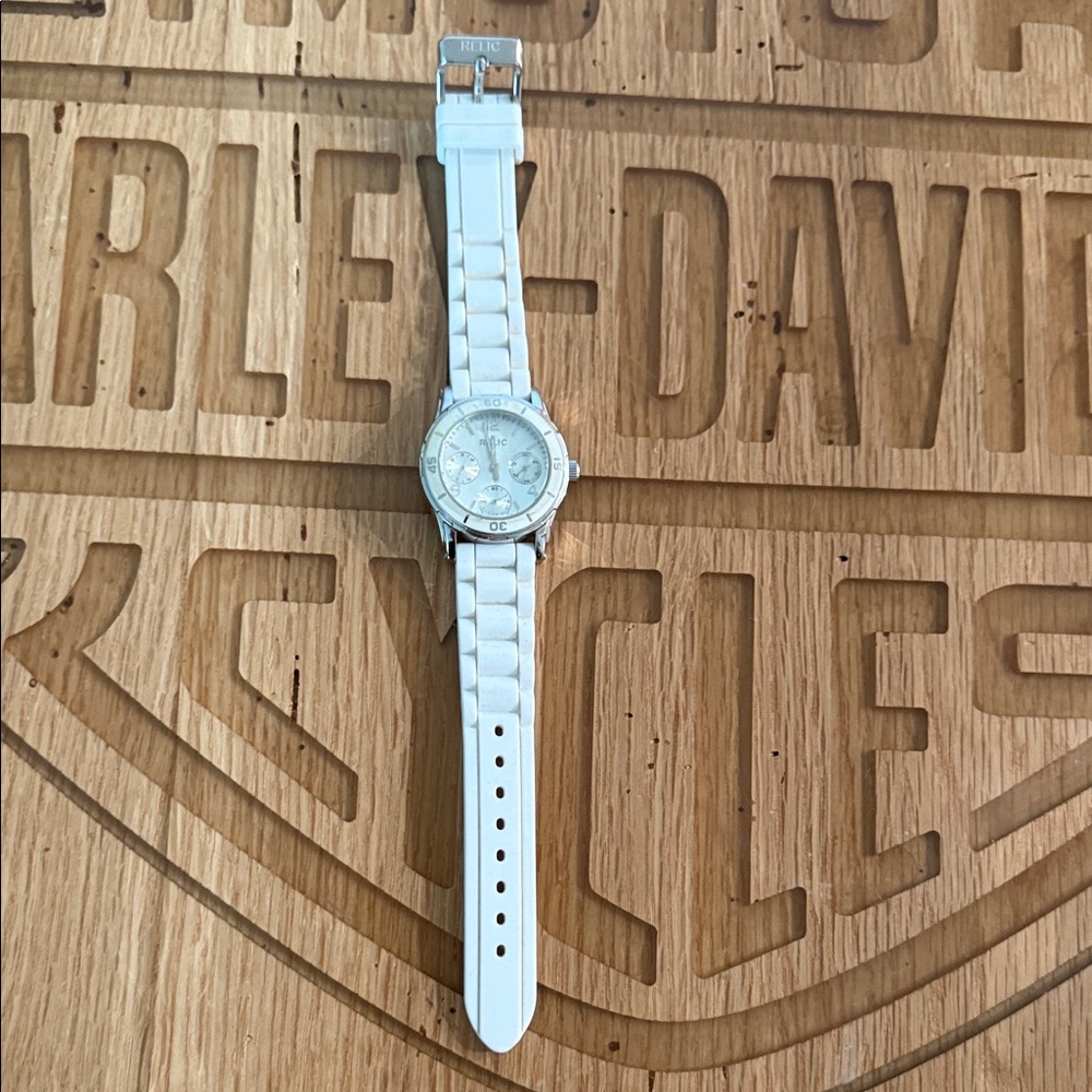 Relic White Analog Watch